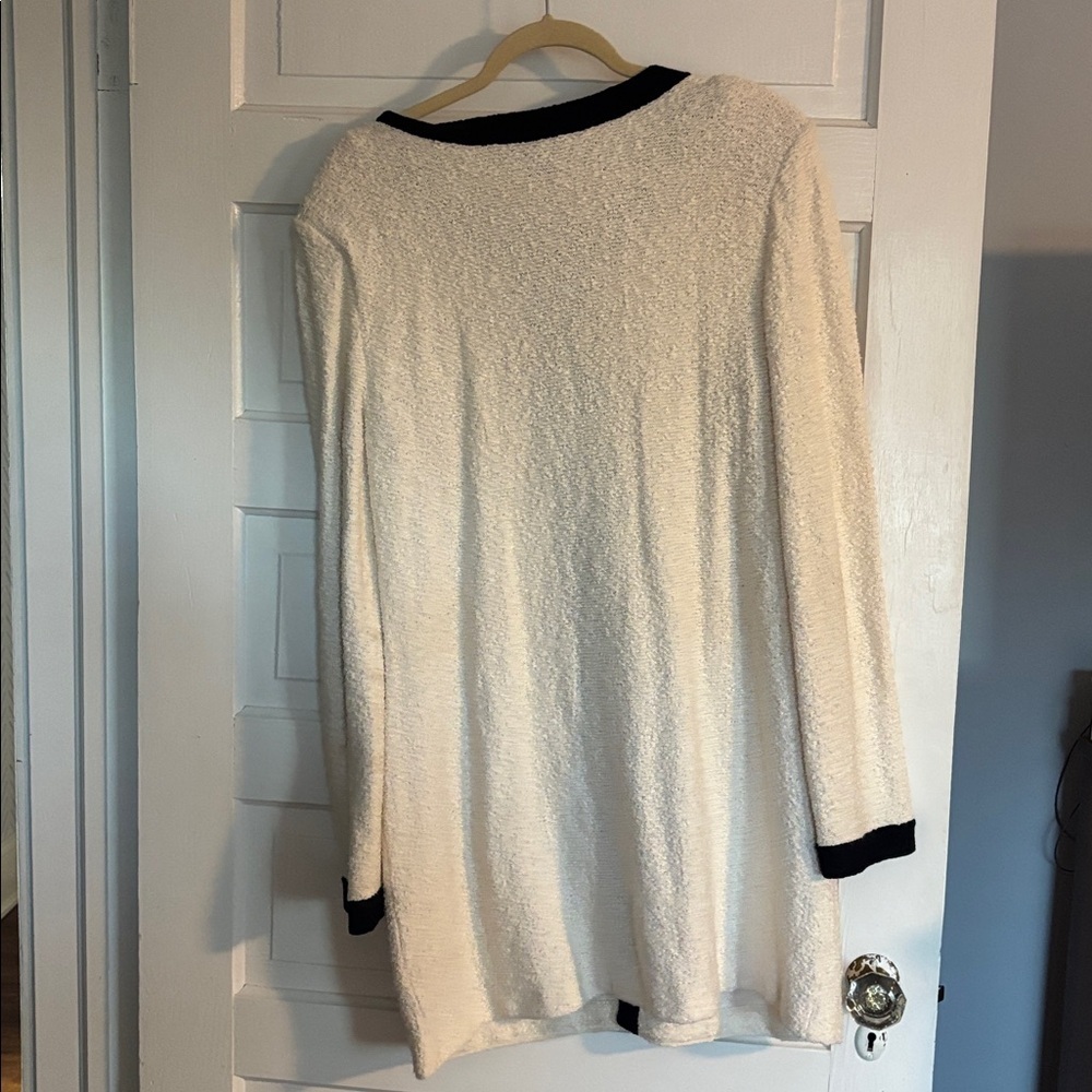 St. John Collection Black and Cream Knit Jacket - Picture 4 of 5
